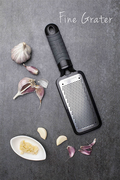 Microplane Black Gourmet Series Coarse Cheese Grater