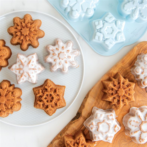 Nordic Ware Cakelet Pan, Frozen Snowflake