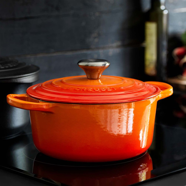 Le Creuset Signature Round Dutch Oven, 7.25 qt.