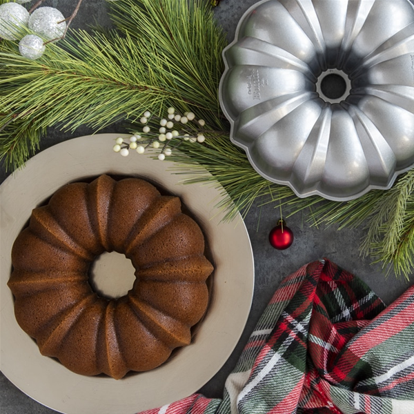 Nordic Ware 12 Cup Bundt Pan Silver