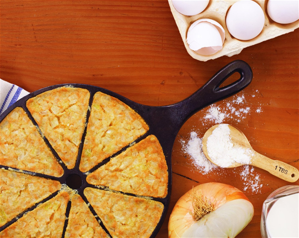 Lodge cast iron top cornbread pan