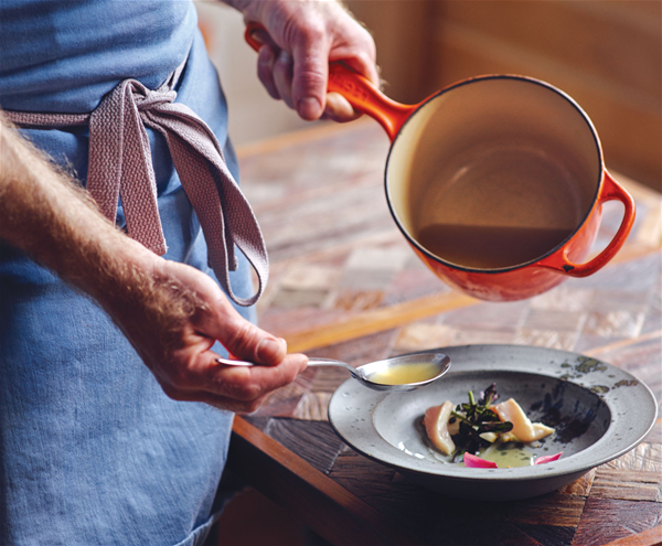 Le Creuset 2.25-Quart Signature Cast Iron Saucepan - Meringue