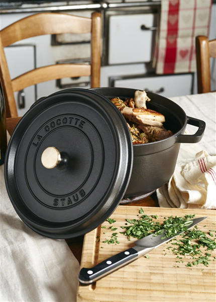 Staub 4QT Round Dutch Oven - Matte Black