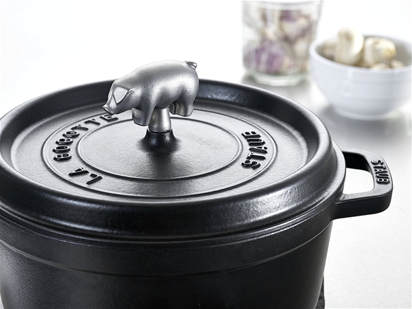 https://www.cookshopplus.com/storefront/catalog/products/Enlarged/2ndAdditional/staub-animal-knob---pig3.jpg