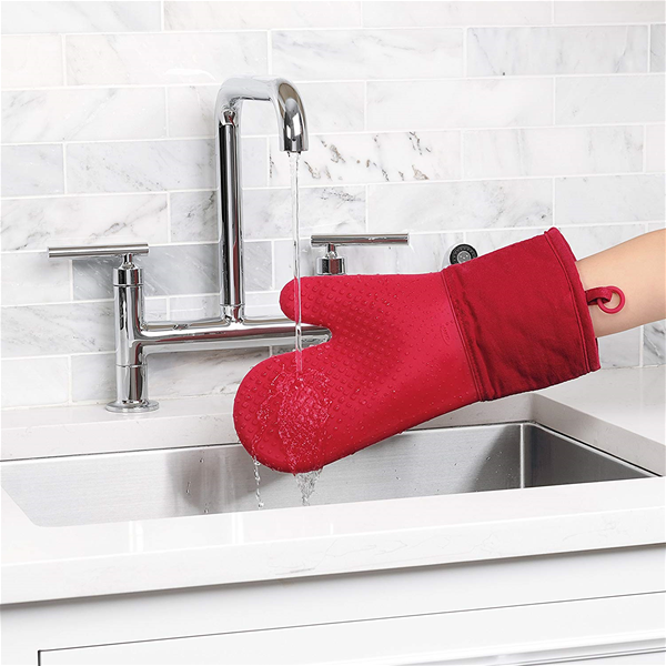 OXO Good Grips Silicone Oven Mitt - Red