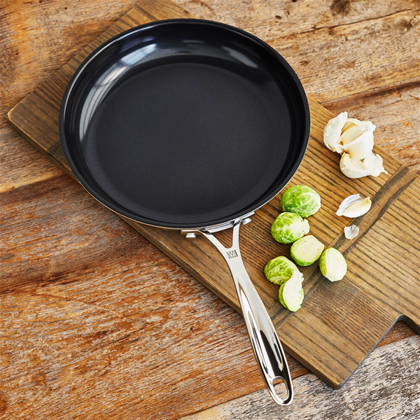 ZWILLING Clad CFX 8-inch Stainless Steel Ceramic Nonstick Fry Pan