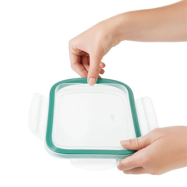 OXO Good Grips SmartSeal 8 Cup Clear Rectangular Glass Container with  Leakproof Snap-On Lid