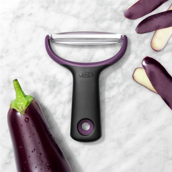  OXO Good Grips Swivel Vegetable Peeler: Potato Peeler: Home &  Kitchen