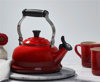 Le Creuset 1.8 qt Whistling Kettle - Cherry / Cerise