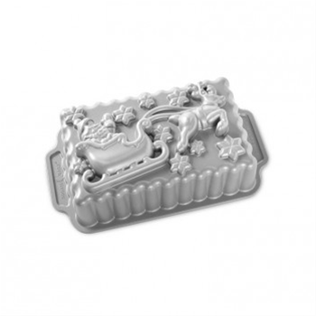  Nordic Ware Santas Sleigh Loaf Pan