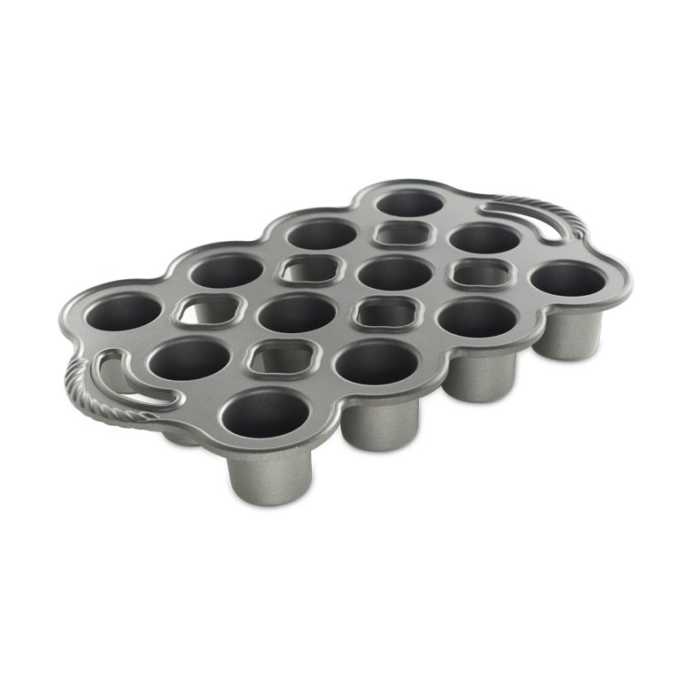 Chicago Metallic 12 Cup Mini Popover Pan